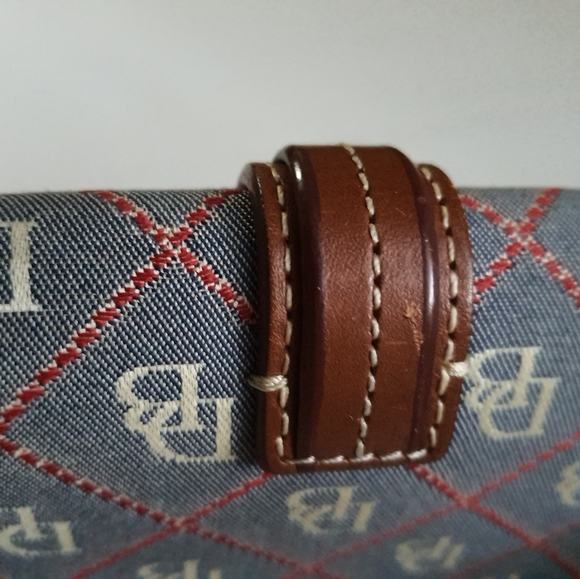 Dooney&Bourke Wristlet - Picture 2 of 5